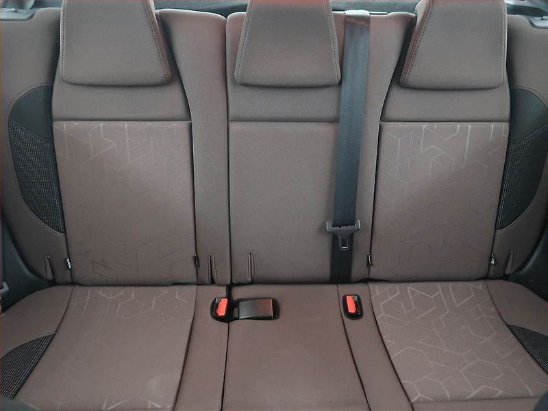 Peugeot 2008 (2014) 1.2 PureTech, Tempomat - fotka 10 z 12