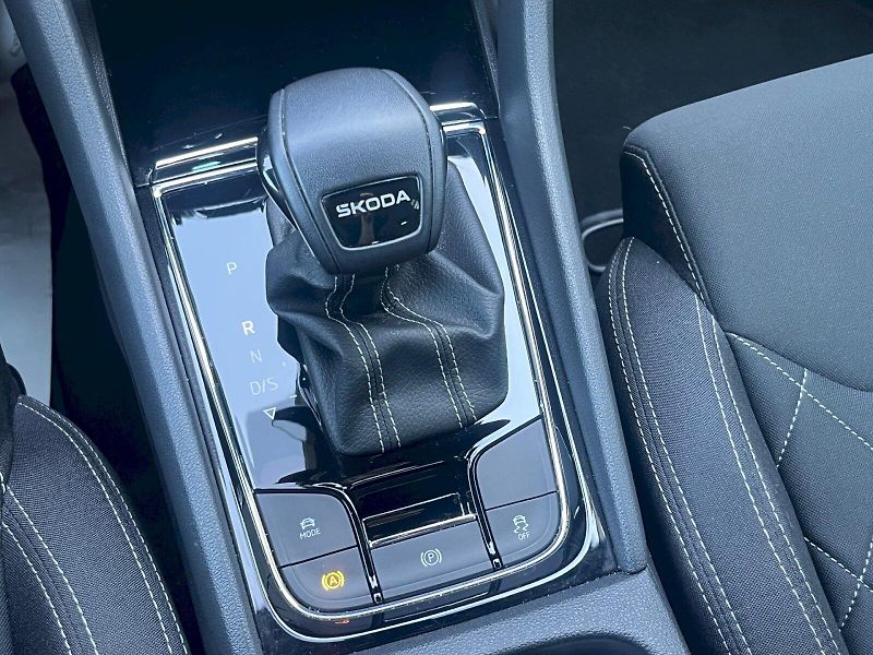 Škoda Karoq (2025) Sportline 1,5TSI / 110 kW DSG - fotka 17 z 36