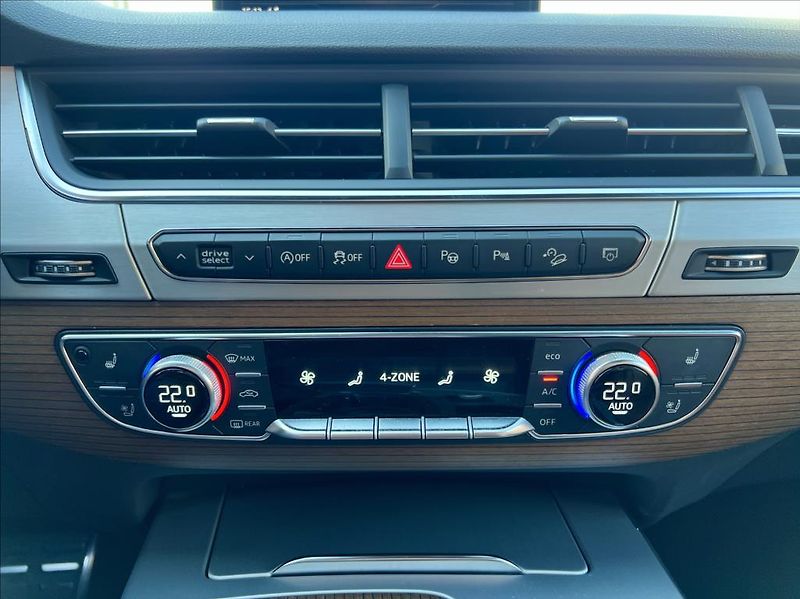 Audi SQ7 4,0 TDi QUATTRO MATRIX MASÁŽE - fotka 43 z 62