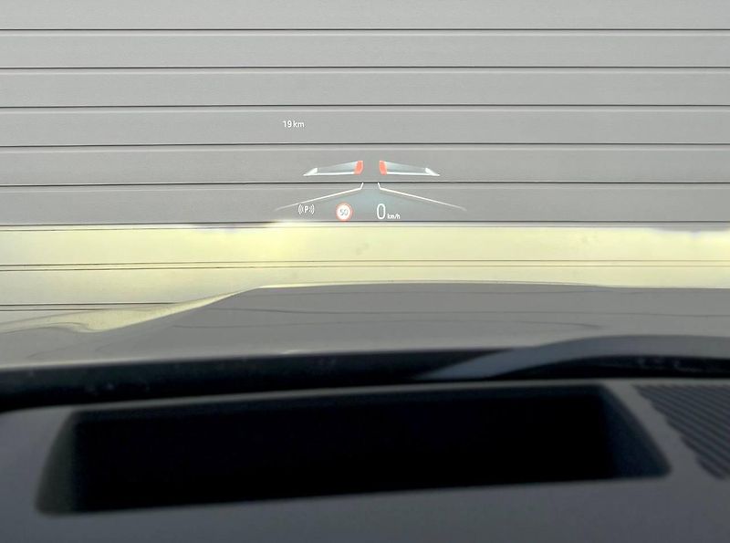 BMW Řada 5 (2024)  HARMAN/KARDON HEAD-UP TAŽNÉ - fotka 15 z 19