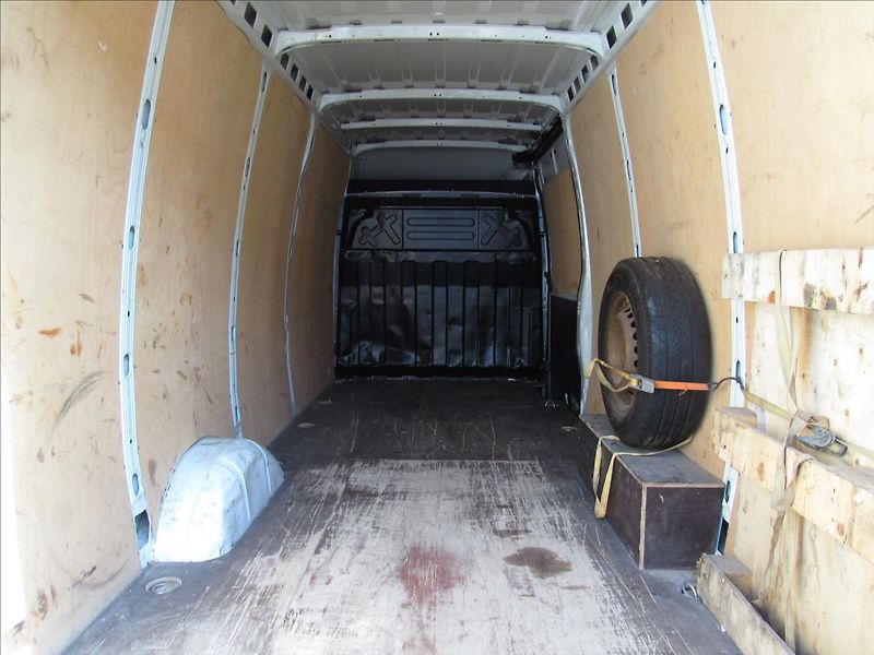 Iveco Daily 2,3 L4H4 115kW Maxi  35S16 - fotka 21 z 32