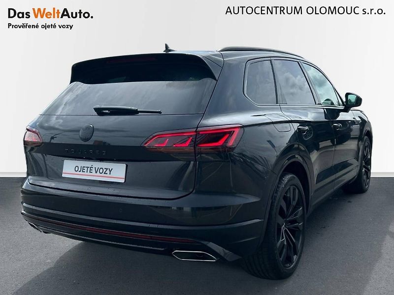 Volkswagen Touareg (2021) 3.0 TDI 8AUT 4MOTION R-Line - fotka 2 z 32