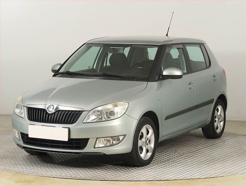 Škoda Fabia (2011) Elegance 1.2 TSI, Tempomat - fotka 2 z 16