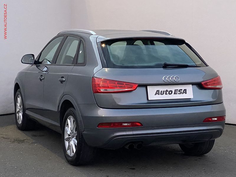 Audi Q3 (2013) 2.0 TDi, AC, výhřev sed. - fotka 6 z 16