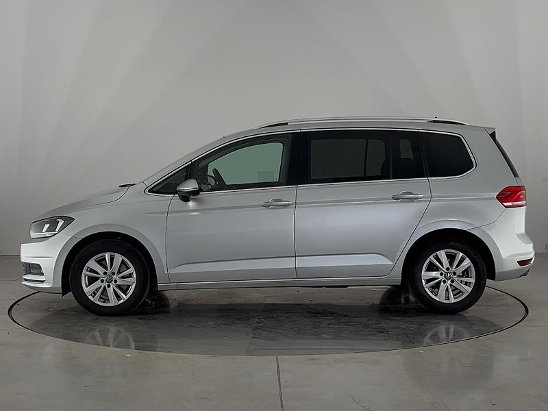 Volkswagen Touran Highline DSG - fotka 3 z 29