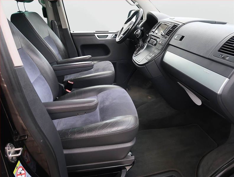 Volkswagen Multivan (2013) Highline 2.0 TDI 4Motion, ČR - fotka 9 z 24