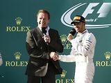 GP F1 2015 Austrálie - vítězný Lewis Hamilton (Mercedes) a Arnold Schwarzenegger