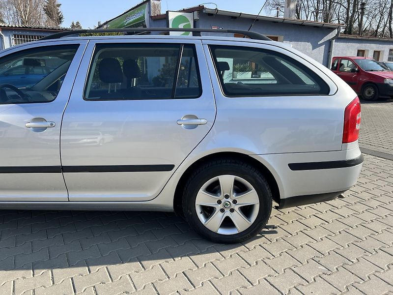 Škoda Octavia 1,9TDi DSG combi Team Edition - fotka 13 z 50