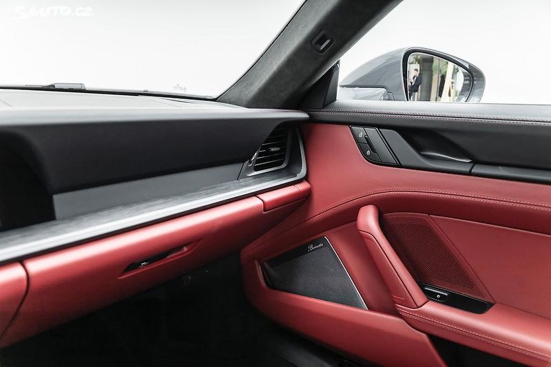 Porsche 911 992.2 Carrera 4 GTS*Aero*Burm - fotka 39 z 46