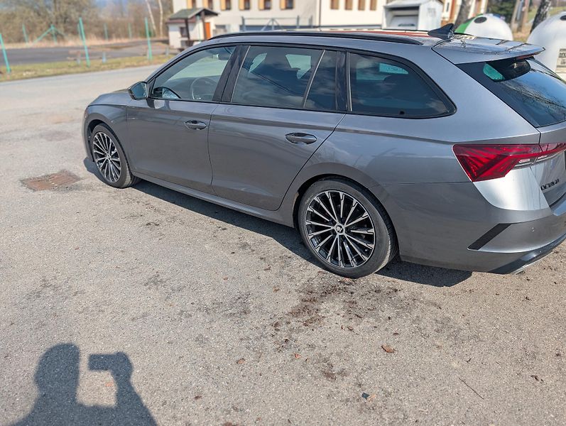 Škoda Octavia (2023) Octavia combi Rs 147 kW 4x4  - fotka 3 z 9
