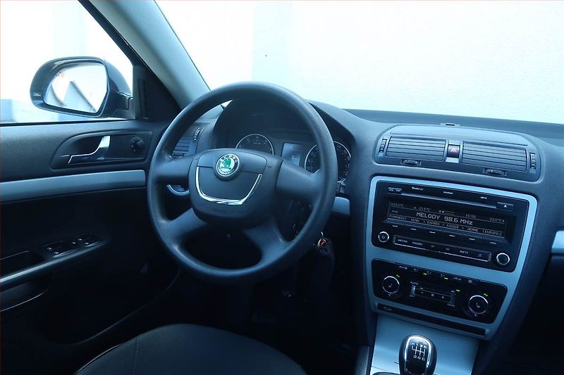 Škoda Octavia (2012) Ambition 1.2 TSI, Serv.kniha - fotka 7 z 18
