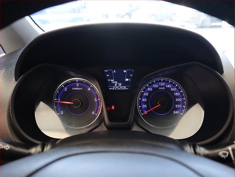Hyundai ix20 (2012) 1.4 CRDi, Serv.kniha - fotka 11 z 14