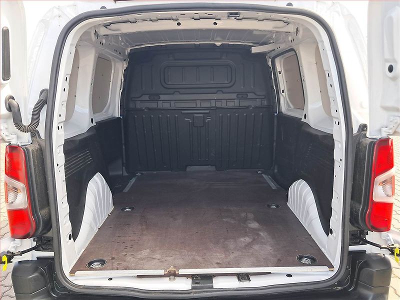Peugeot Partner (2022) 1.5 BlueHDi, ČR, 1Maj, DPH - fotka 11 z 13