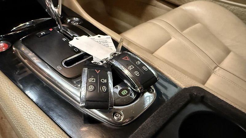 Jaguar XK (2009) V8 3.5i, REZERVOVÁNO - fotka 40 z 55