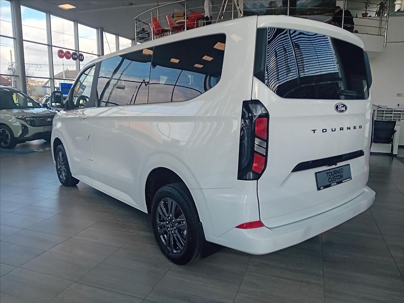 Ford Tourneo Custom (2026) 2,0 EcoBlue 110kW/150k  Titani - fotka 3 z 11