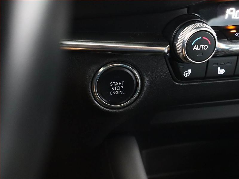 Mazda 3 (2021) 2.0 Skyactiv-X - fotka 17 z 20