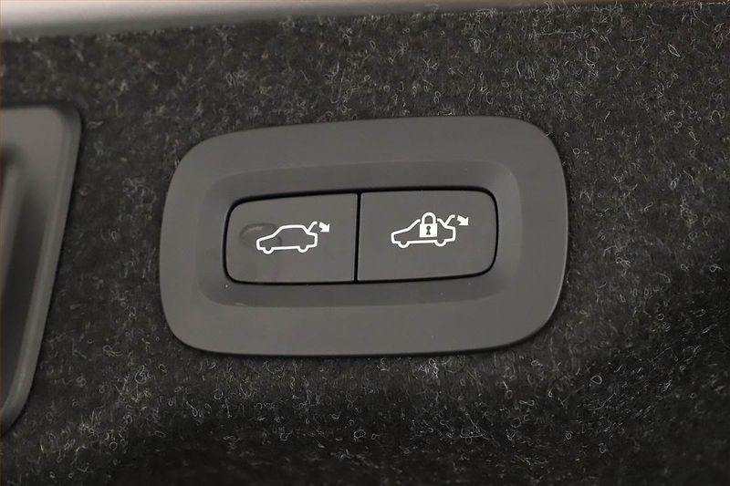 Volvo S90 (2024) T8 Recharge - fotka 17 z 20