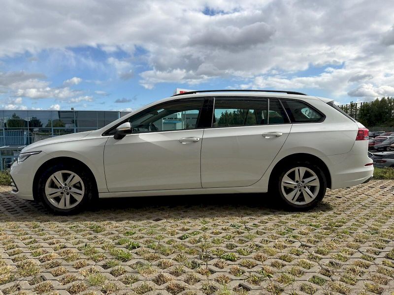 Volkswagen Golf (2022) Variant 1,5TSI 96KW LIFE KAMER - fotka 23 z 26