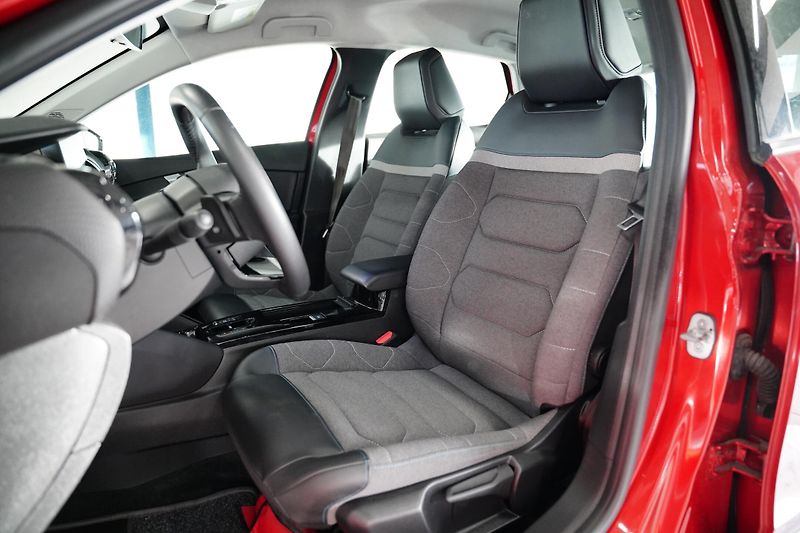 Citroën C4 - fotka 11 z 26