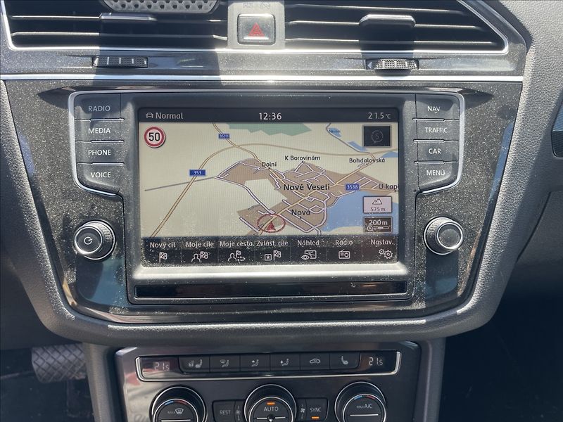 Volkswagen Tiguan 2,0 TDi 110kw 4-Motion LED GPS - fotka 18 z 37