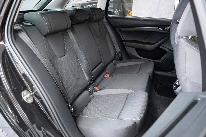 Škoda Octavia 2.0TDI 110kW REZERVACE - fotka 12 z 39