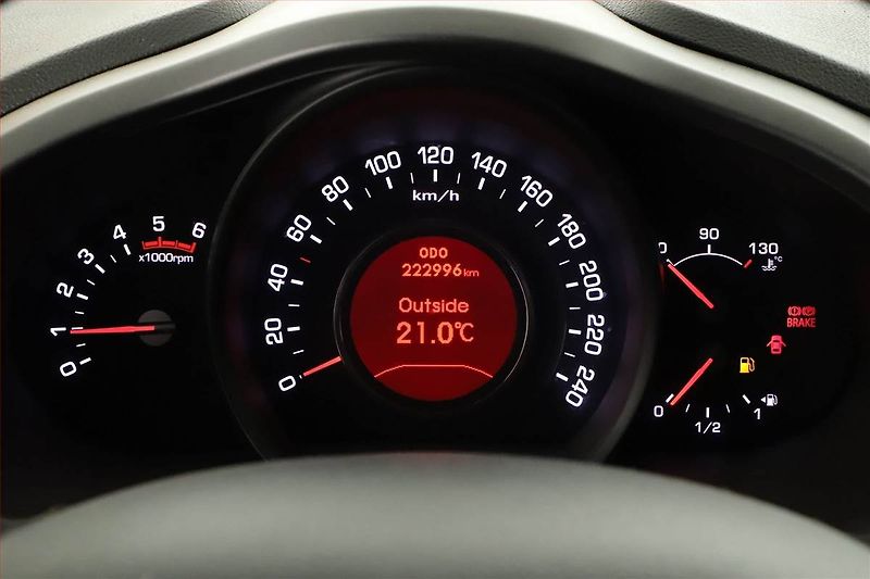 Kia Sportage (2012) 2.0 CRDi, 4X4, Tempomat - fotka 8 z 14