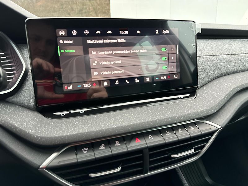 Škoda Octavia IV FL Combi Top Selection 2.0 - fotka 16 z 24