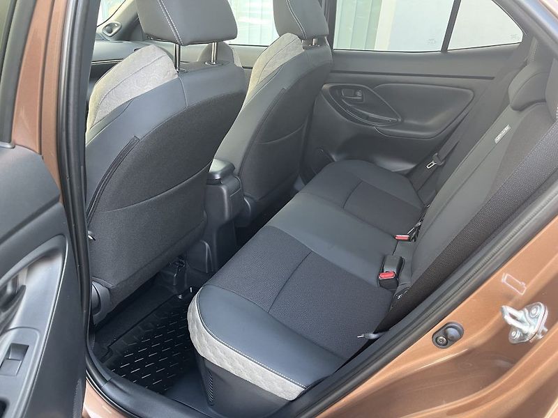Toyota Yaris Cross 1.5L HEV130 Executive Tech VIP - fotka 9 z 27