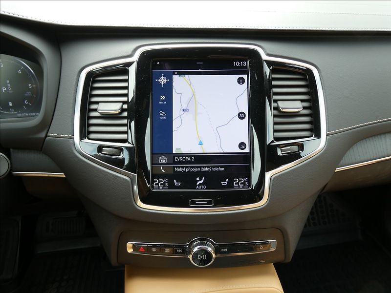 Volvo XC90 2,0 B5 173kW AWD,2x kola,ČR,DP - fotka 31 z 46