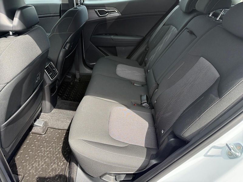 Kia Sportage (2023) EXCLUSIVE 1.6TGDI 110kW CZ DPH - fotka 8 z 11
