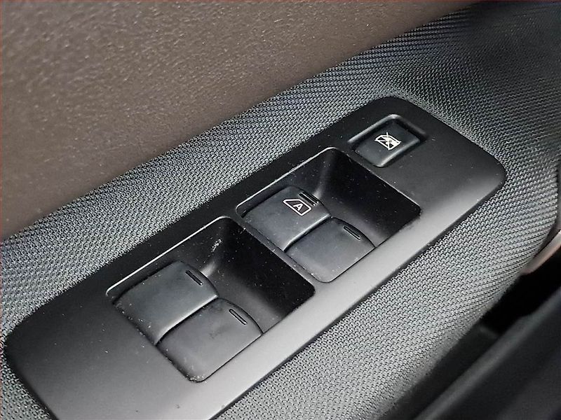 Nissan Qashqai (2007) 2.0, 4X4, Automat, Tempomat - fotka 19 z 19