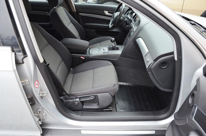 Audi A6 (2005) Avant 2.4i V6 130kW  - fotka 12 z 28