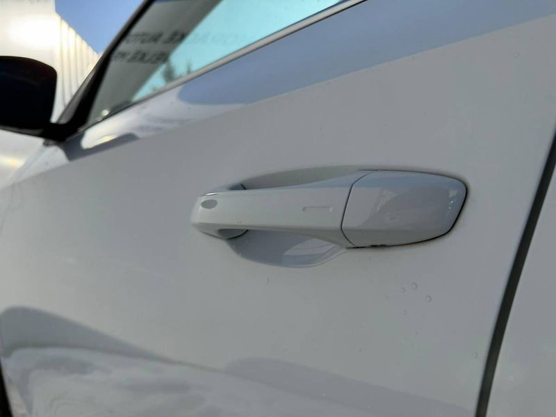 Škoda Fabia Top Selection 1,0 TSI 85 kW 6° - fotka 30 z 30