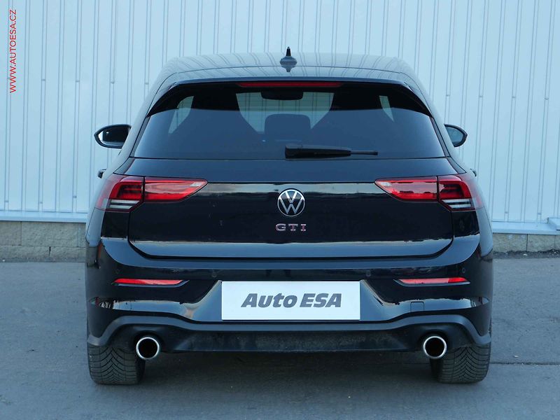 Volkswagen Golf (2022) 2.0 TSi, GTi, LED - fotka 5 z 22