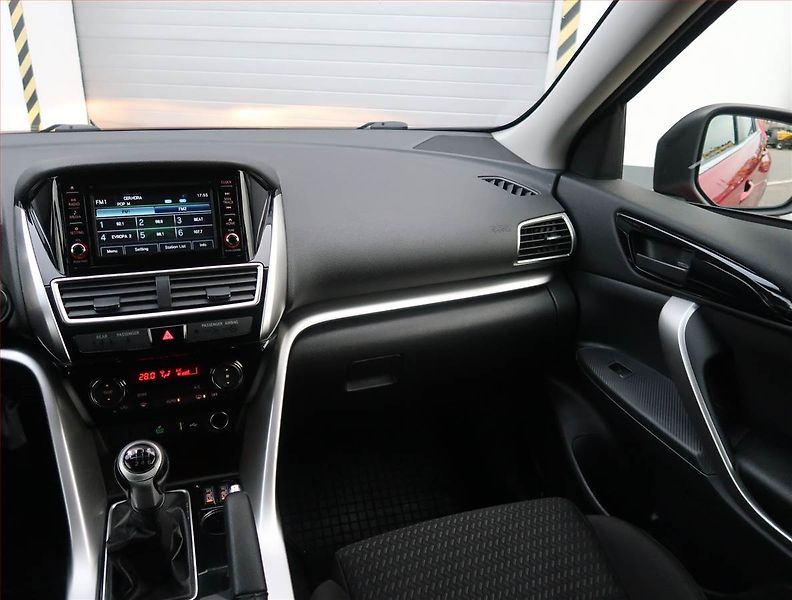 Mitsubishi Eclipse Cross (2019) 1.5 T-MIVEC, Tempomat - fotka 8 z 22