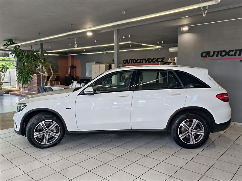Mercedes-Benz GLC 350 e 4MATIC 235kW Plug-In DPH - fotka 4 z 26