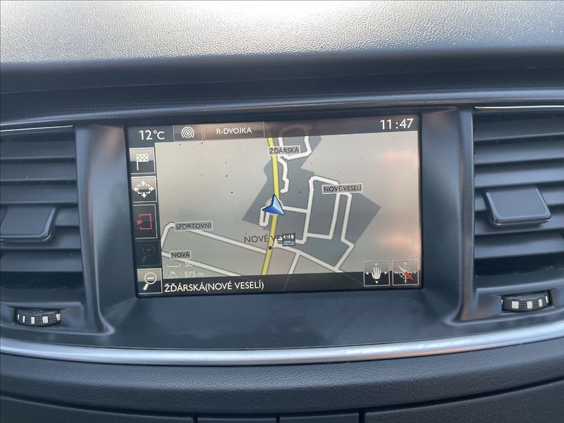 Peugeot 508 2,0 HDI 133kw SW Allure Automa - fotka 18 z 40