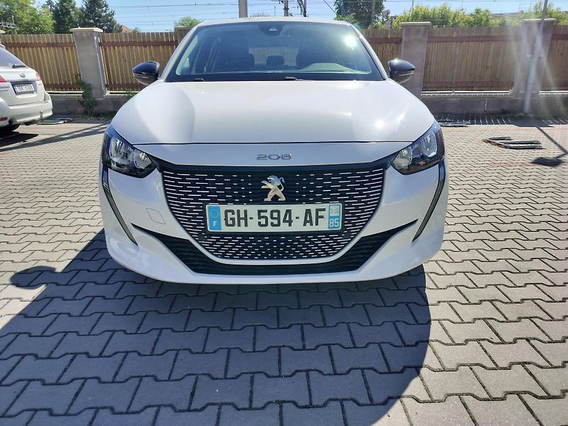 Peugeot 208 e, navigace - fotka 2 z 27