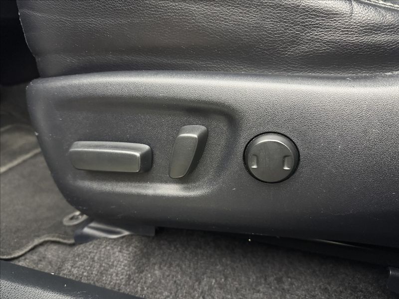 Toyota RAV4 2,5 114kW HYBRID LED KŮŽE 360° - fotka 36 z 45