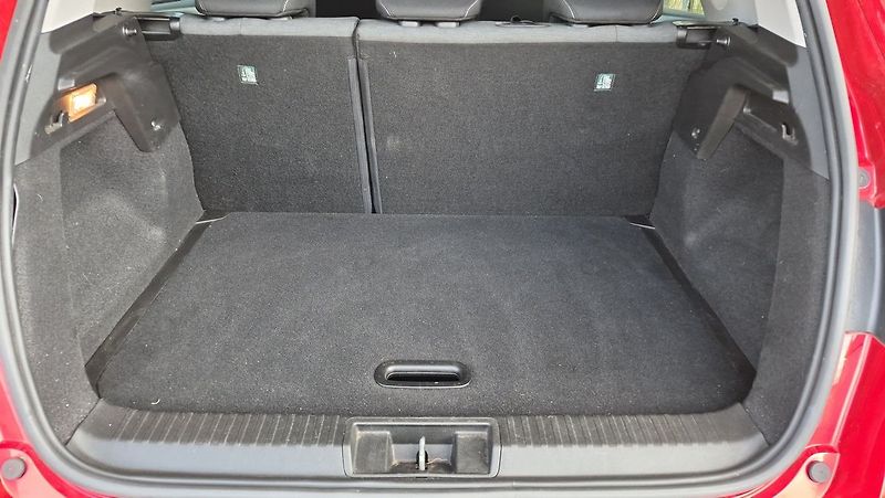 Renault Captur 1.0 TCe 67Kw Intens - fotka 20 z 23