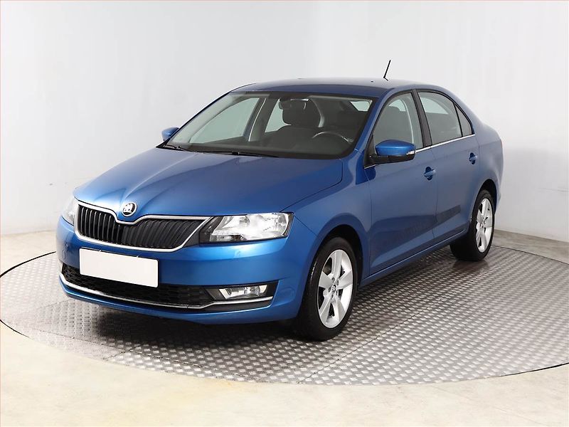 Škoda Rapid (2019) 1.0 TSI, Park. senzory - fotka 2 z 12