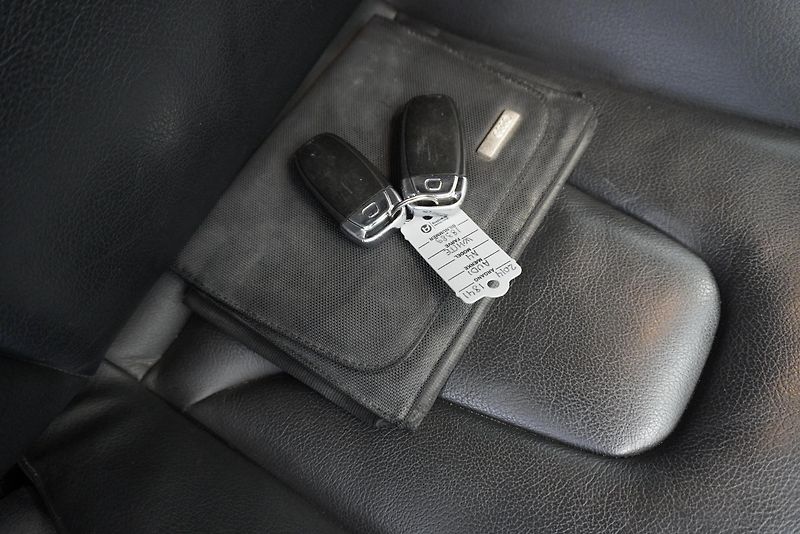 Audi A4 2,0 TDI S-LINE - fotka 27 z 30
