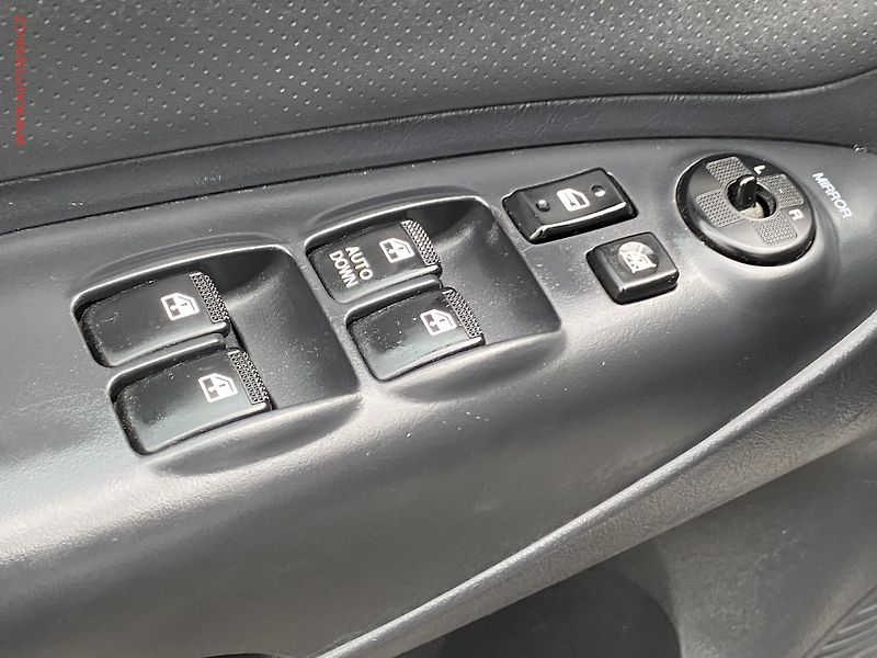 Hyundai Tucson (2006) 2.0i, AC, TZ, výhřev sed - fotka 11 z 16