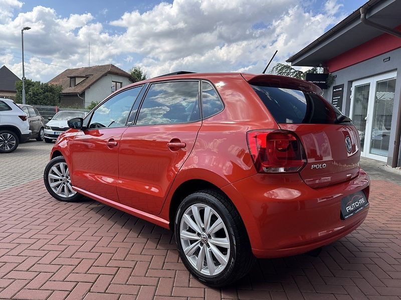 Volkswagen Polo (2011) 1.4i Style Klima Panorama - fotka 3 z 48