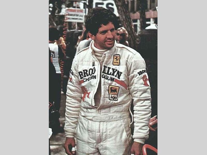 Jody Scheckter za volantem revoluční šestikolky Tyrrell P34.