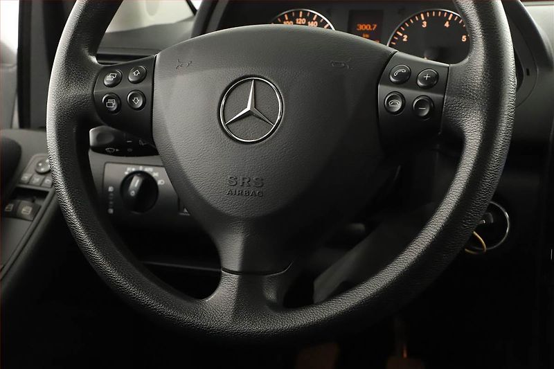 Mercedes-Benz Třídy A (2012) A 160, Vyhř. sedaček - fotka 14 z 15