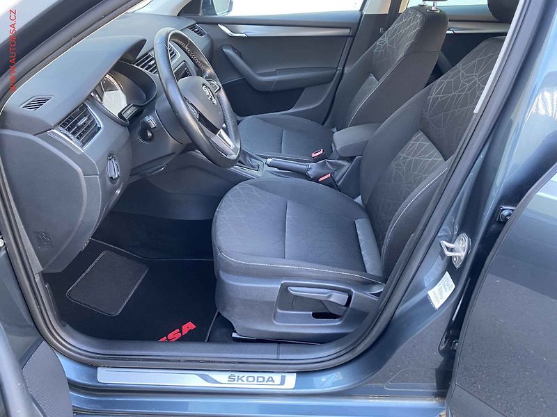Škoda Octavia (2018) 1.6 TDi, Clever, DSG, navi - fotka 9 z 17