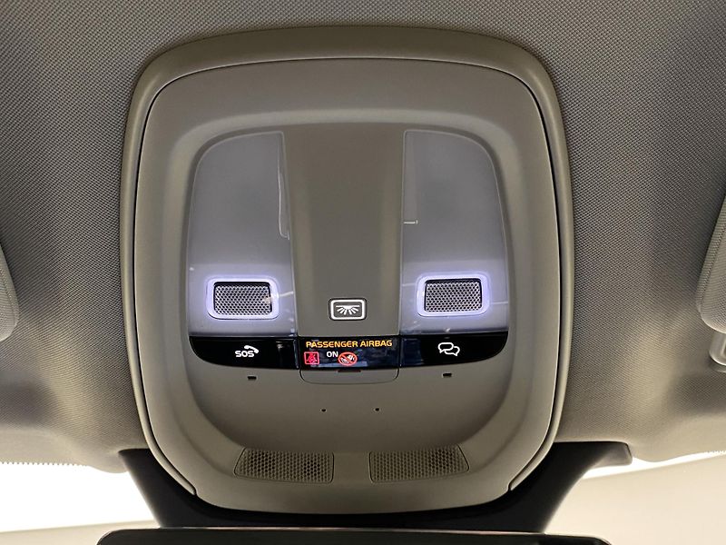 Volvo XC90 T8 AWD RECHARGE DARK REZERVACE - fotka 32 z 67