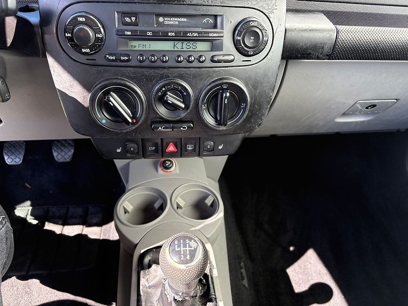 Volkswagen New Beetle 1.4, 55kW, Klima, Tažné - fotka 9 z 16