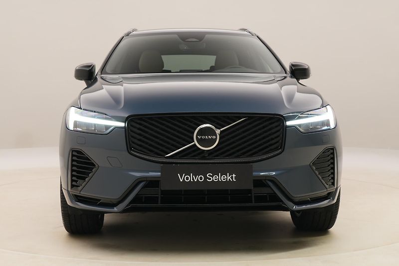 Volvo XC60 T6 AWD DARK PLUS AUT CZ - fotka 16 z 59